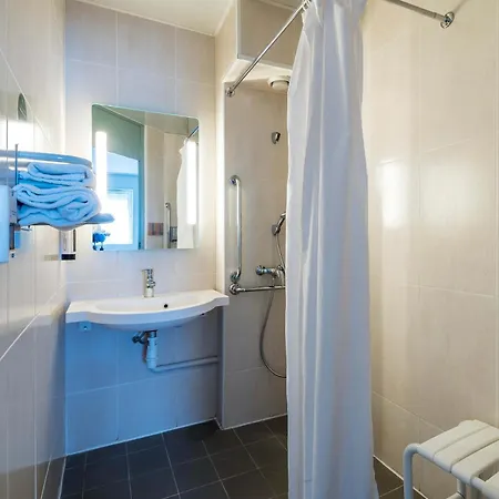 B&B Hotel Angers 2 Universite Hotel 2*