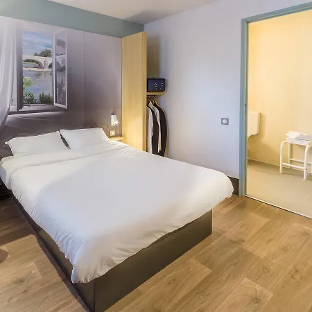 Hotel Angers 2 Universite 2*