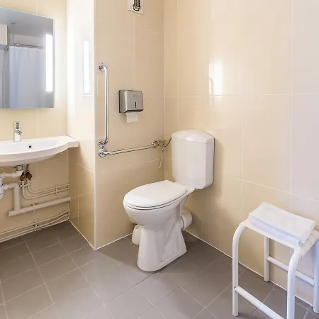 B&B Hotel Angers 2 Universite 2* Beaucouze