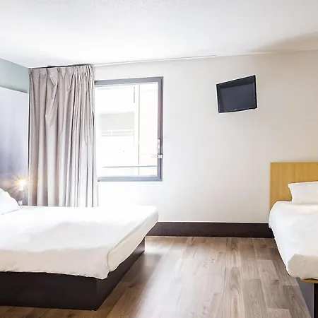 B&B Hotel Angers 2 Universite Hotel Beaucouze