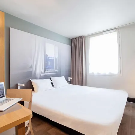 B&B Hotel Angers 2 Universite 2*