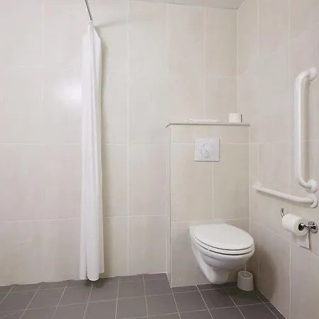 B&B Hotel Angers 2 Universite 2*
