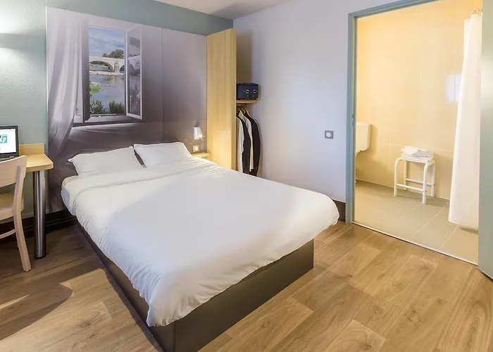 Hotel Angers 2 Universite 2*