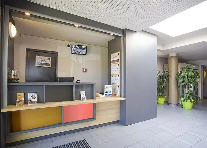 Hotel Angers 2 Universite 2*